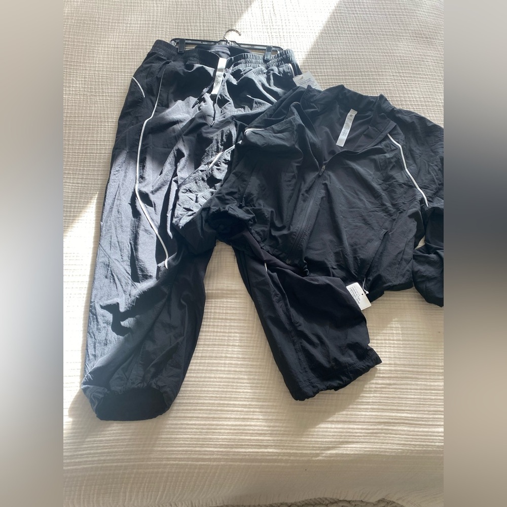 NWT Lululemon License To Train Ladies Lightweight Jogger Set SZ 14 Black & White - Picture 11 of 16